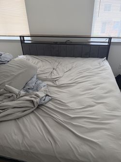 King Size bed with mattress