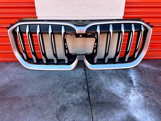 2023 -2024 -2025 BMW X1 U11 FRONT CENTER GRILLE ASSEMBLY OEM