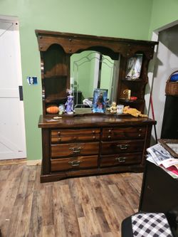 Dresser