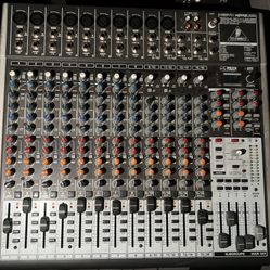 Behringer Xenyx QX2442USB Mixer with USB and Effects