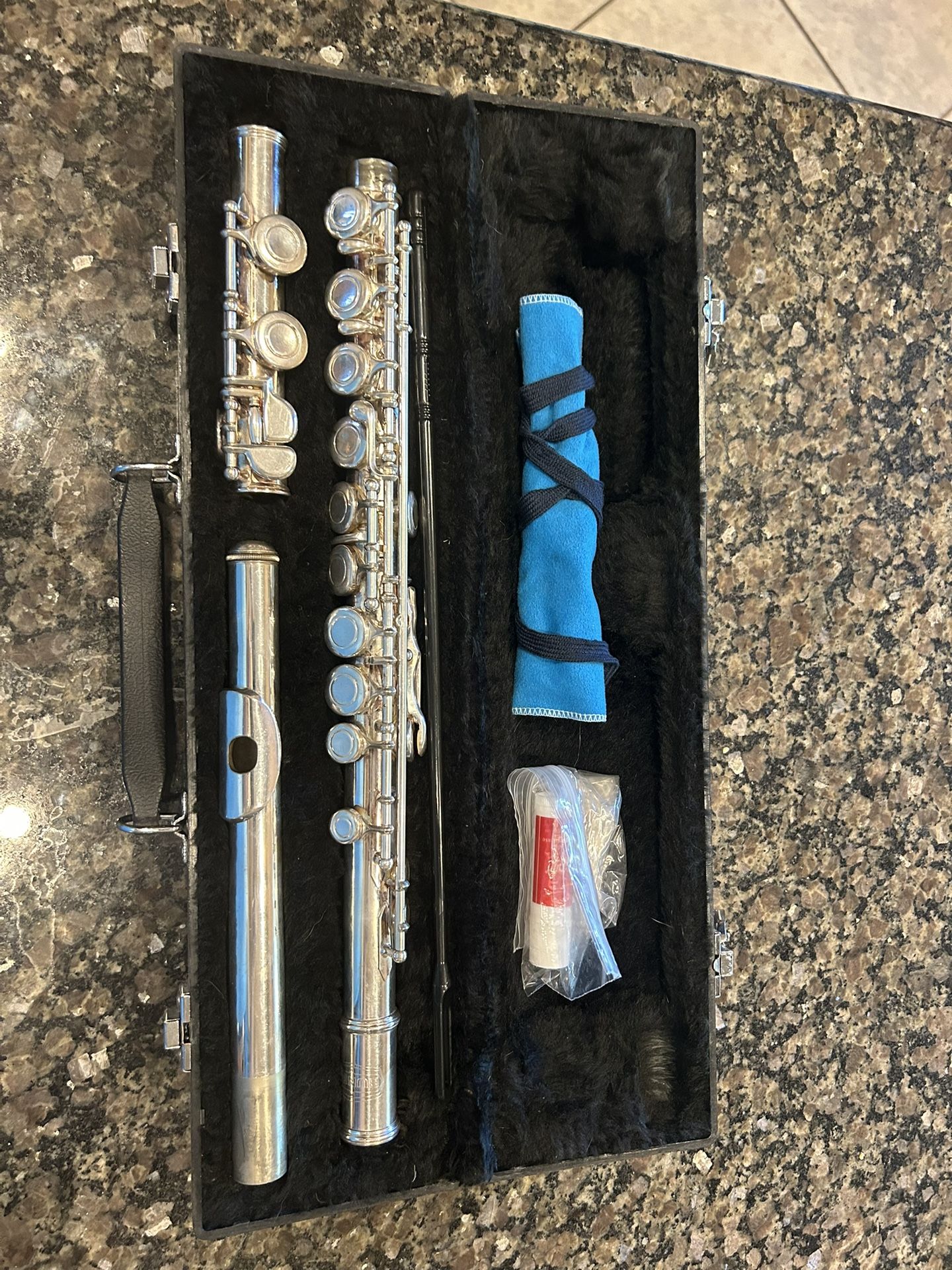Flute - Bundy 26” Great Shape, Case, Extras