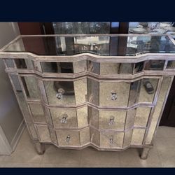 Mirror Dresser 3  Drawies