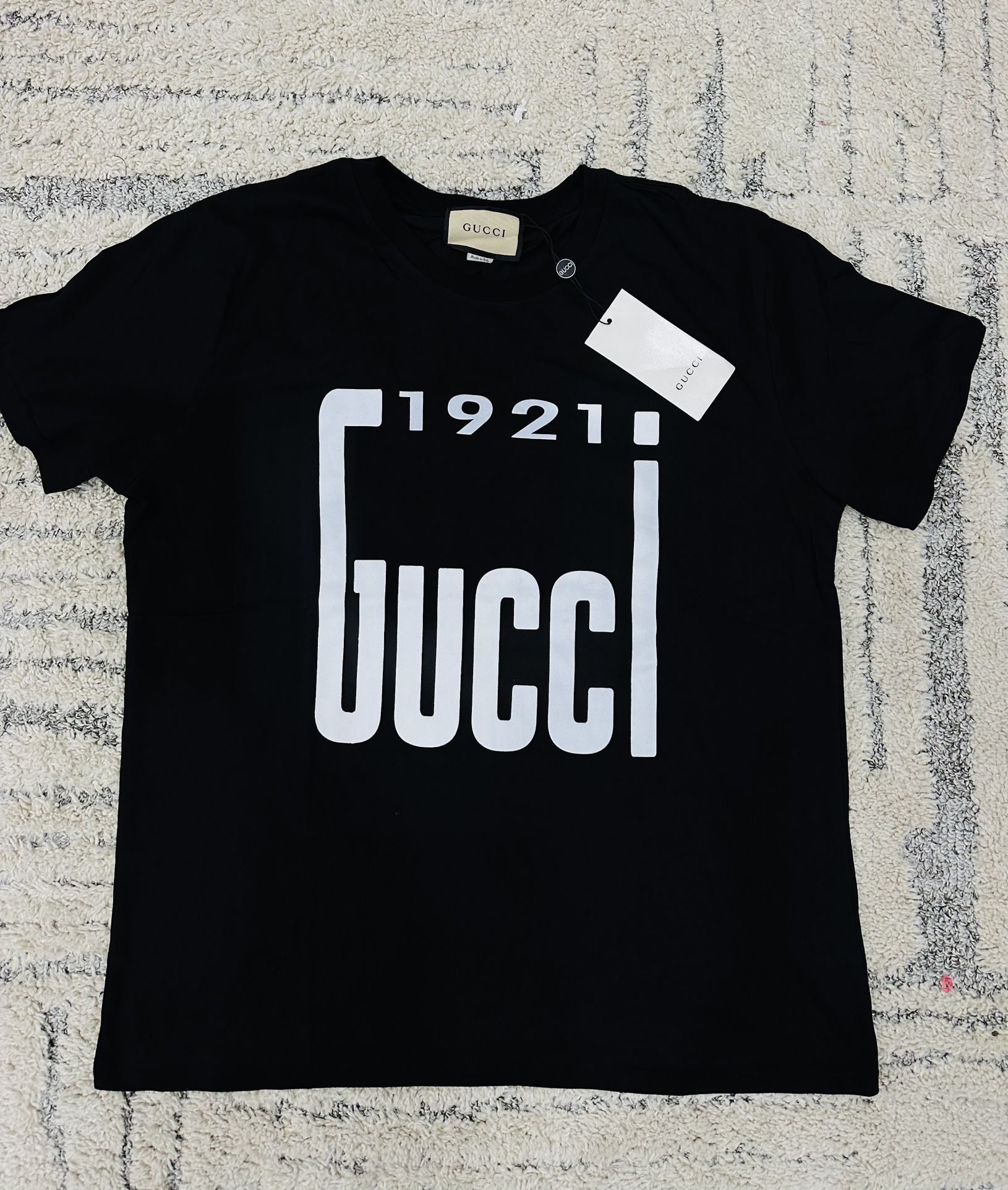 Gucci Logo T-shirt (Shipping only) for Sale in New York, NY - OfferUp