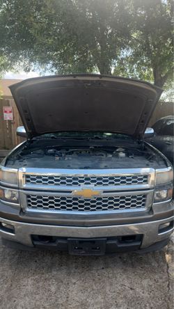 Chevrolet Silverado 1500 LT Pickup Truck - V8 Engi
