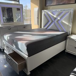 Queen bed room set( includes Queen bed frame, dresser, mirror, 1 night stand ) on sale