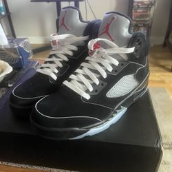 Jordan 5 Black Metallic Reimagined 