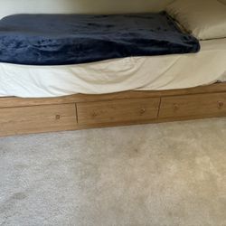 Twin Size Bed With Drawers