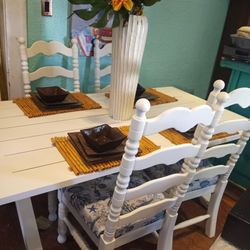CUTE DINING SET AT PICKY PINCHERS 801 TURNER ST CLEARWATER OPEN TODAY 12-6 FREE DELIVERY 