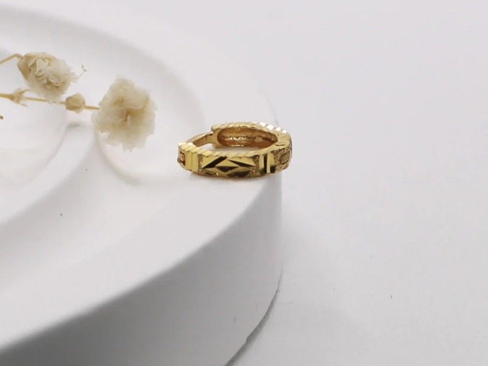 18kt Yellow Gold Diamond Cut Hoop Ring For Nose/ear