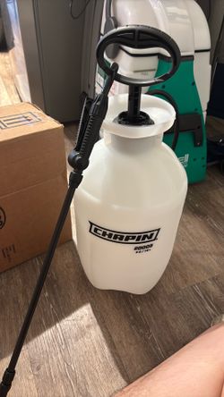 Professional 2 Gallon Pump Sprayer - Like New