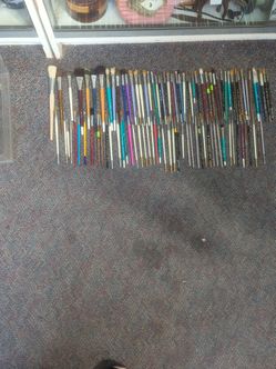 Vintage paintbrush lot of 99 brushes