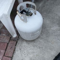 Excellent Condition Propane Cylinder