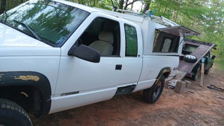 98 Chevy 4wd ex cab runs no issues 4 wd works clear title 5000
