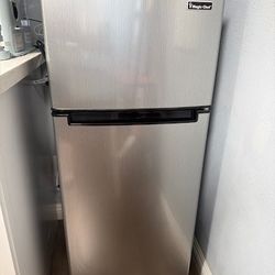 Mini Fridge - Mint Condition!