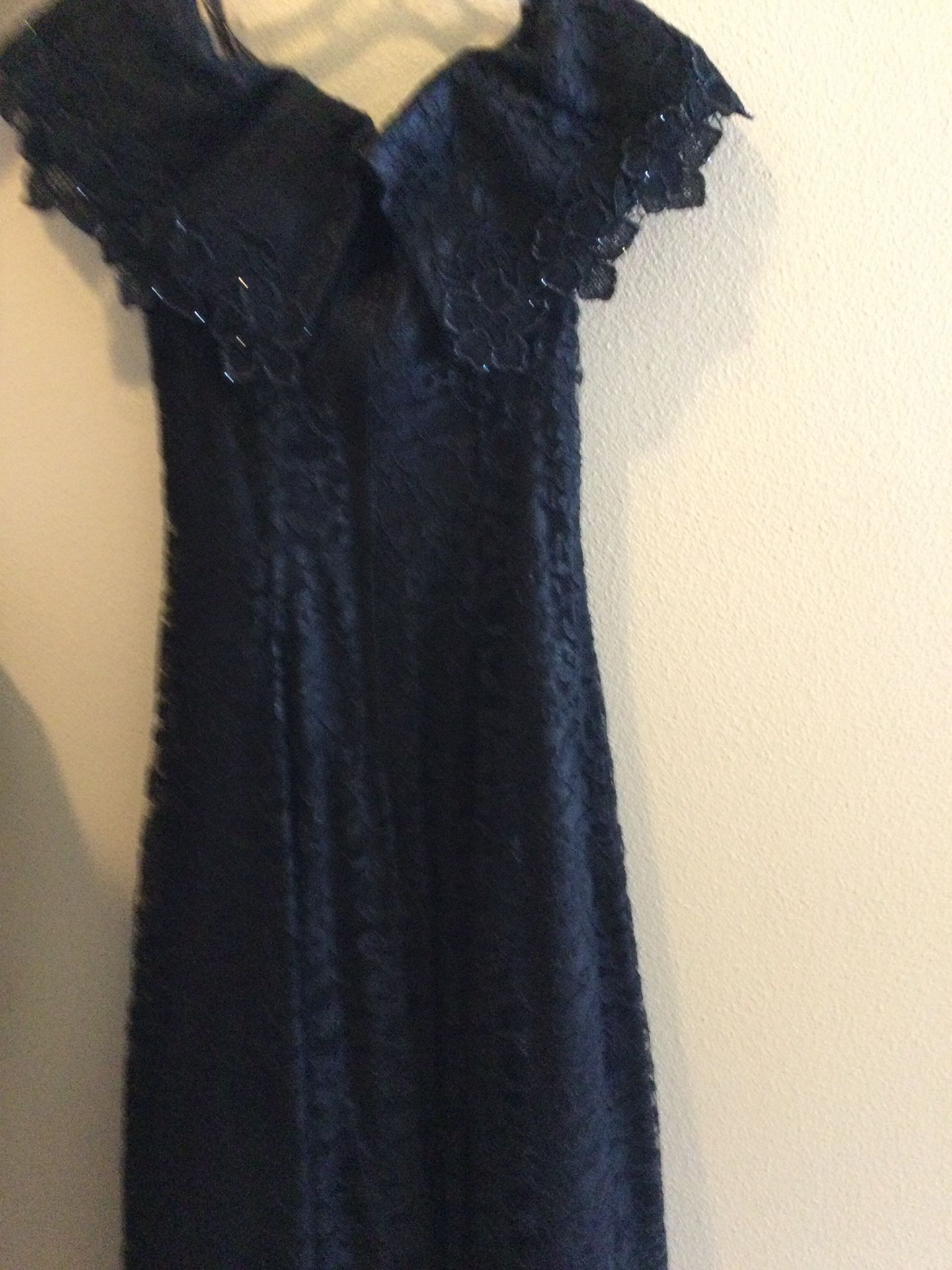 Cachet Black Lace Formal Dress
