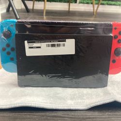 Nintendo Switch Console -Pre Owned 