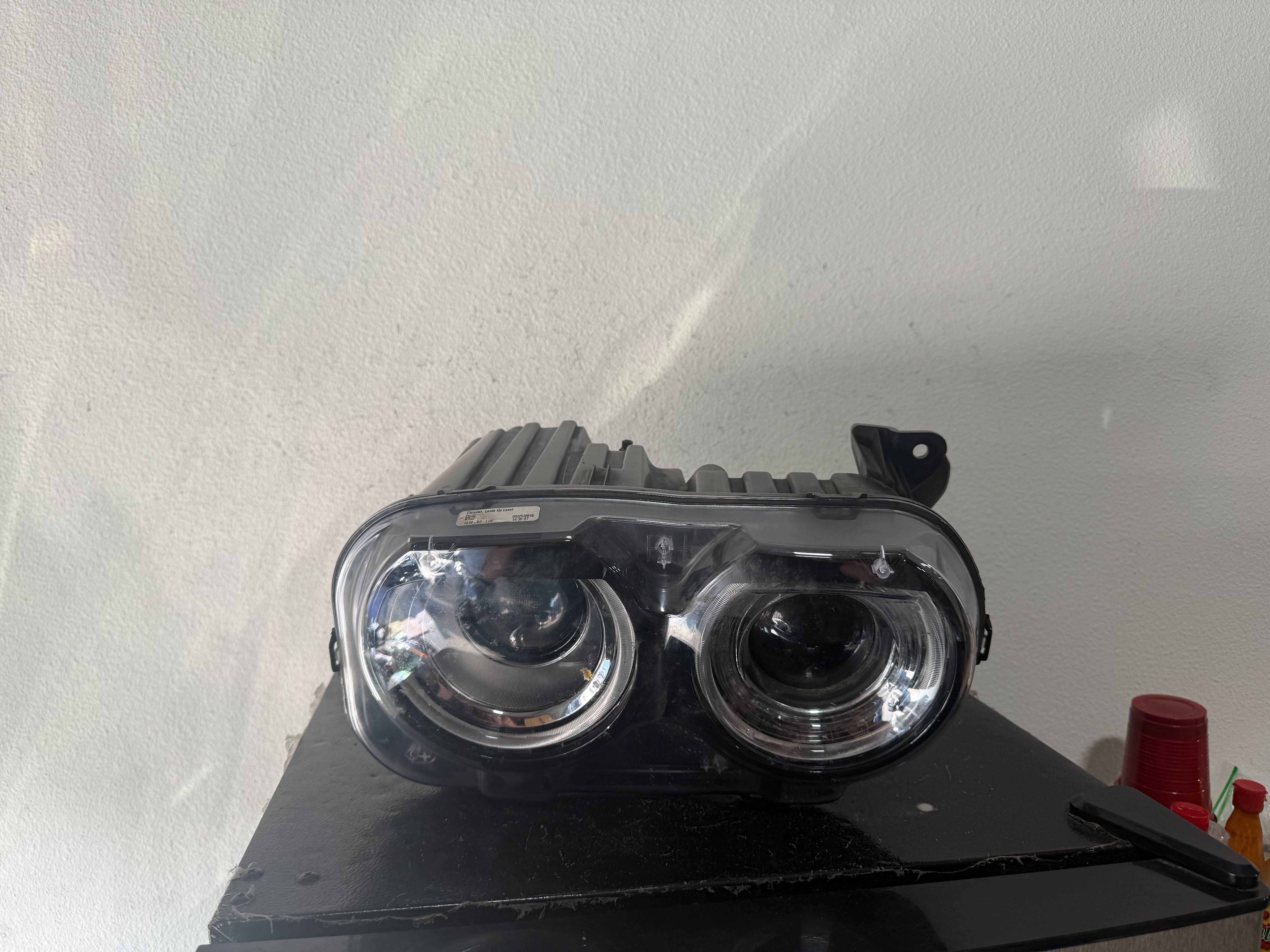 DODGE CHALLENGER LEFT HEADLIGHT 2022