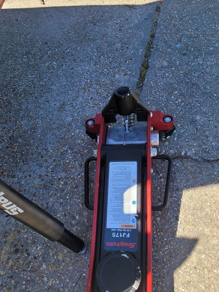 Snap _on 1.75 Ton Floor Jack
