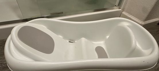 Tomy Toddler/infant bathtub