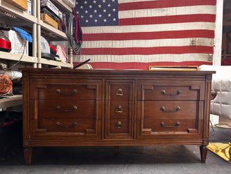 Vintage Wood 9-Drawer Dresser