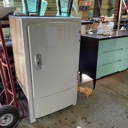 Marvel Refrigerator Vibtage Trailer Refrigerator Ice Box