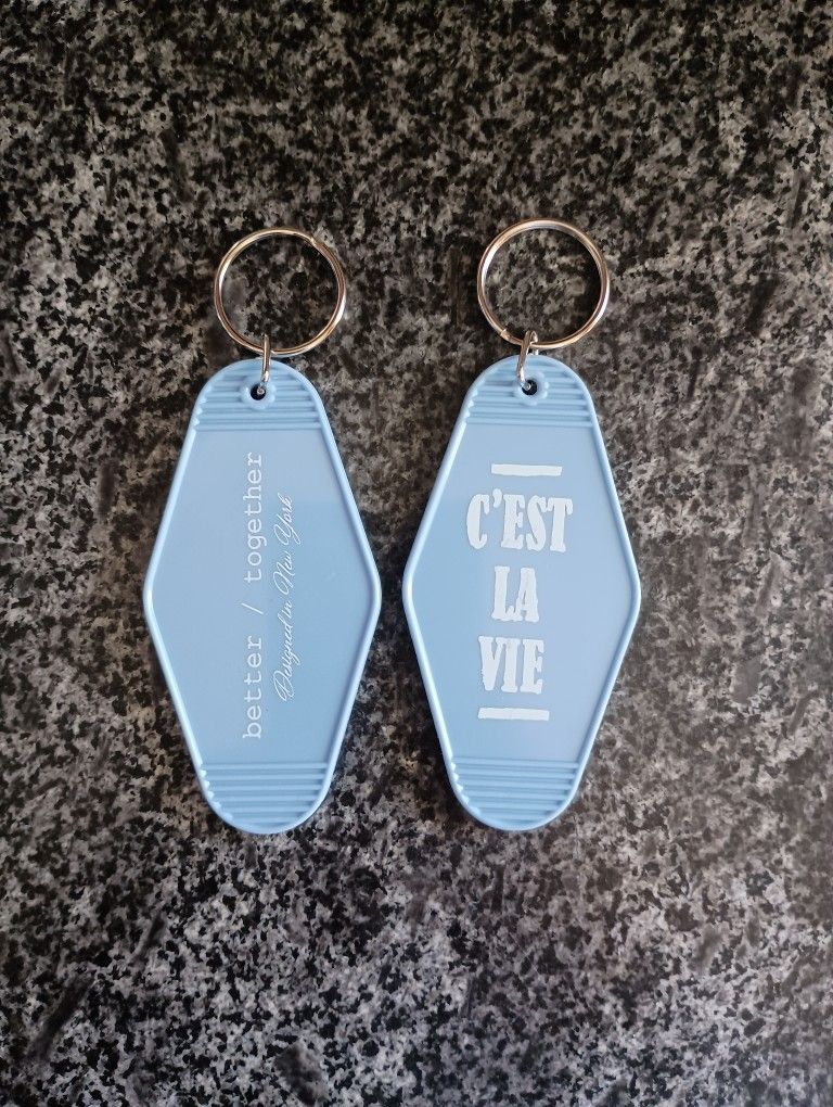 3/$10 🌟 NEW Blue Better Together Keychain with French Text C'est La Vie