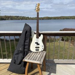 White Bass Guitar 