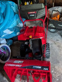 Snow blower TROY BILT 7524