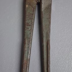 VINTAGE HORSE HOOF TRIMMERS