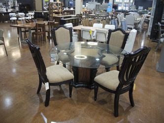Manor Row Carnegie Manor Glass Top Round Dining Table - Cinnamon (Dark Warm Brown)