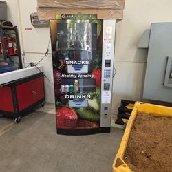 Seaga Combo Vending Machine (Snacks & Drinks) – Working  Or Good For Parts