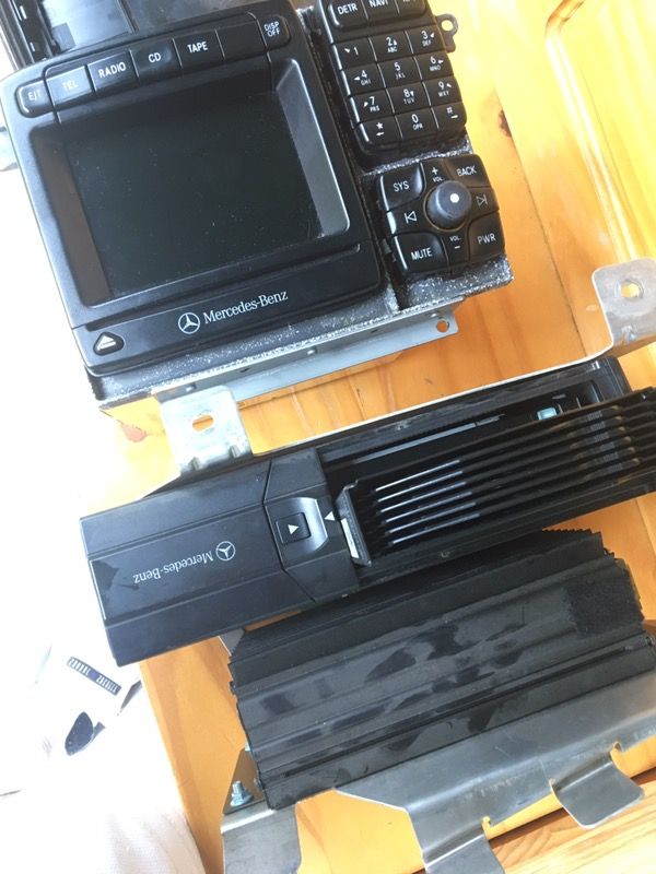 2000 S500 CD CHANGER & STOCK STEREO NAV/PHONE UNIT