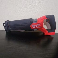 MILWAUKEE M18 FUEL SAWZALL 