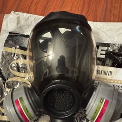 MSA Advantage Full Face Gas Mask Respirator Medium 