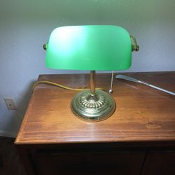 VINTAGE PIANO GLASS LAMP 