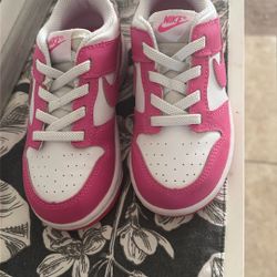 Girls Nike Dunks