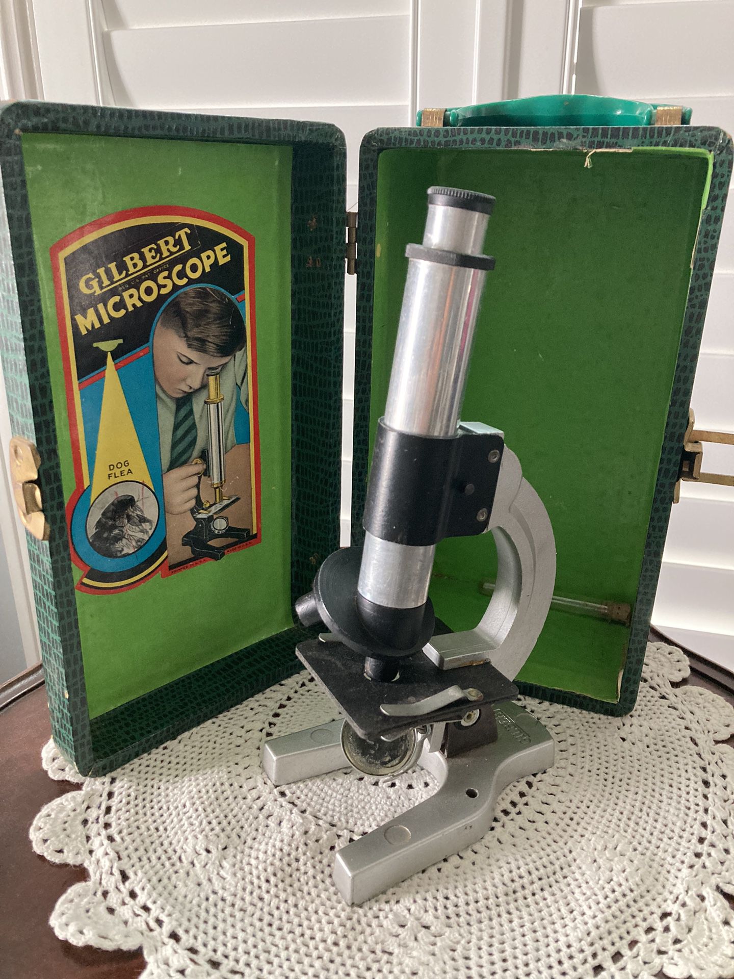 Super Cool Vintage Gilbert S-15 Microscope & Carrying Case 