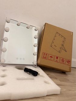 Hollywood Vanity Mirror with LED Bulbs