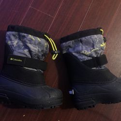 Black Colombia boots for children