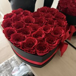 Million Roses Heart Shaped 