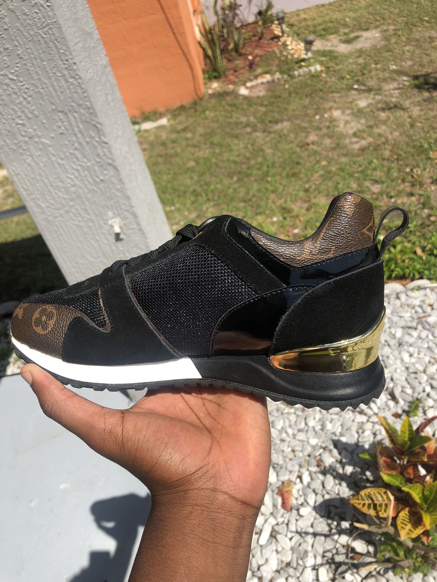 (No Box)Louis Vuitton Sneakers #54 (Size 8.5) for Sale in Quail Heights, FL  - OfferUp