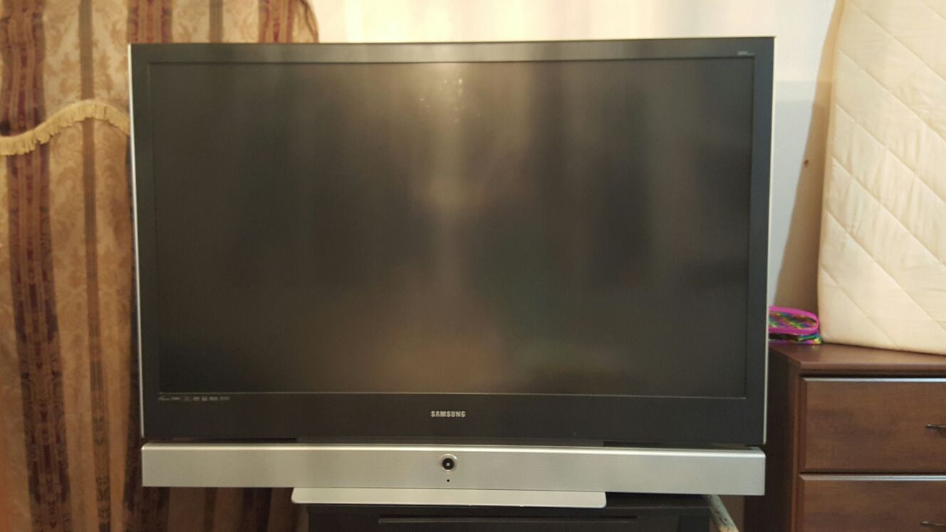 MUST GO!!! 61" Samsung rear projection tv