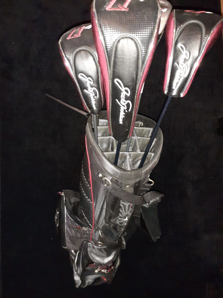 Right hand golf clubs and bag