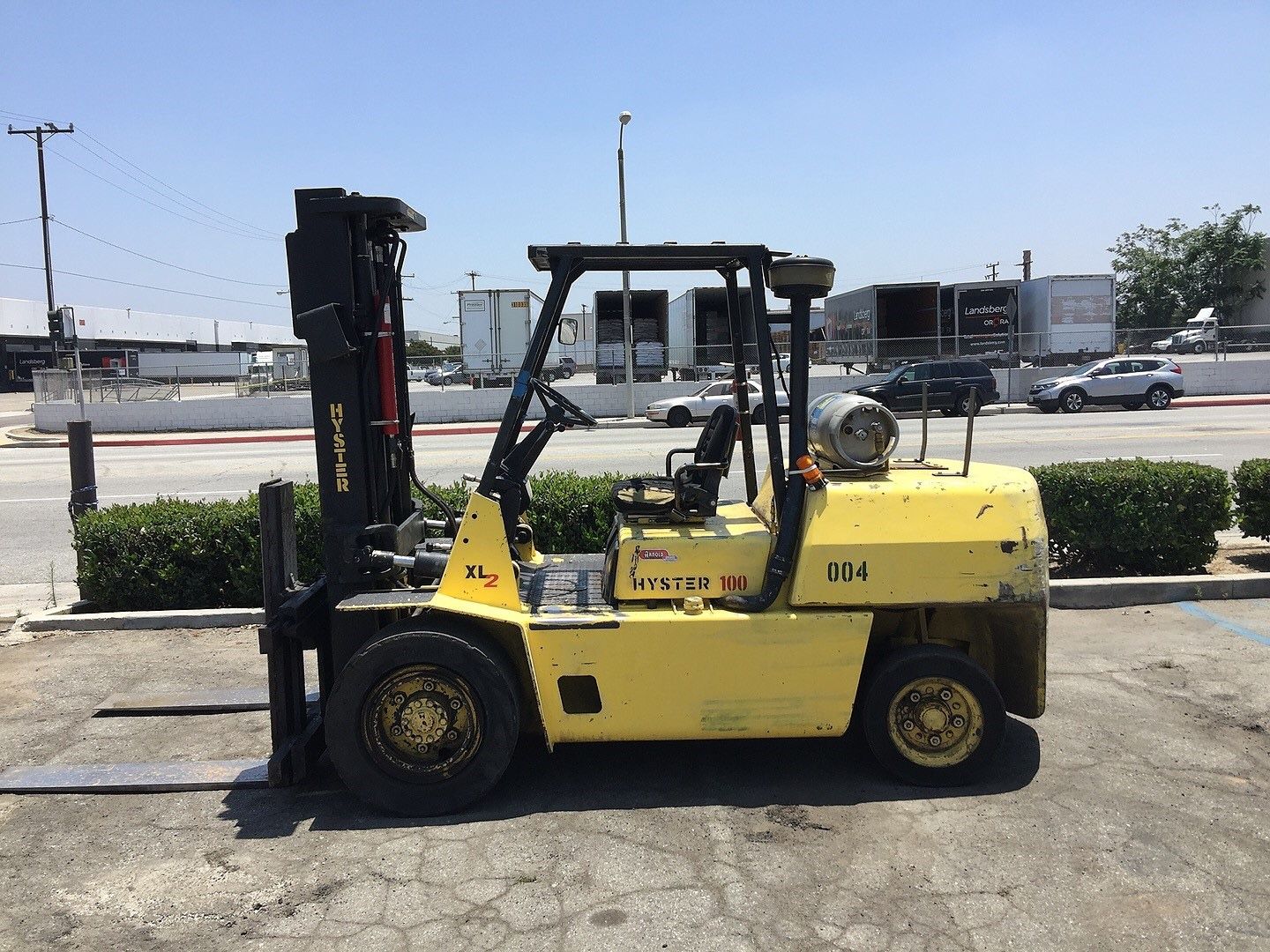2000 hyster 10,000lbs pneumatic tires 3 stage side shift propane engine forklift