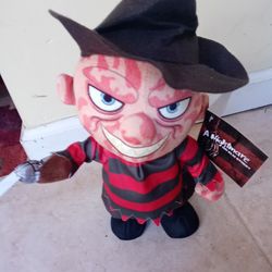 🗡🩸Freddy Kruger moving doll really talks and move🩸