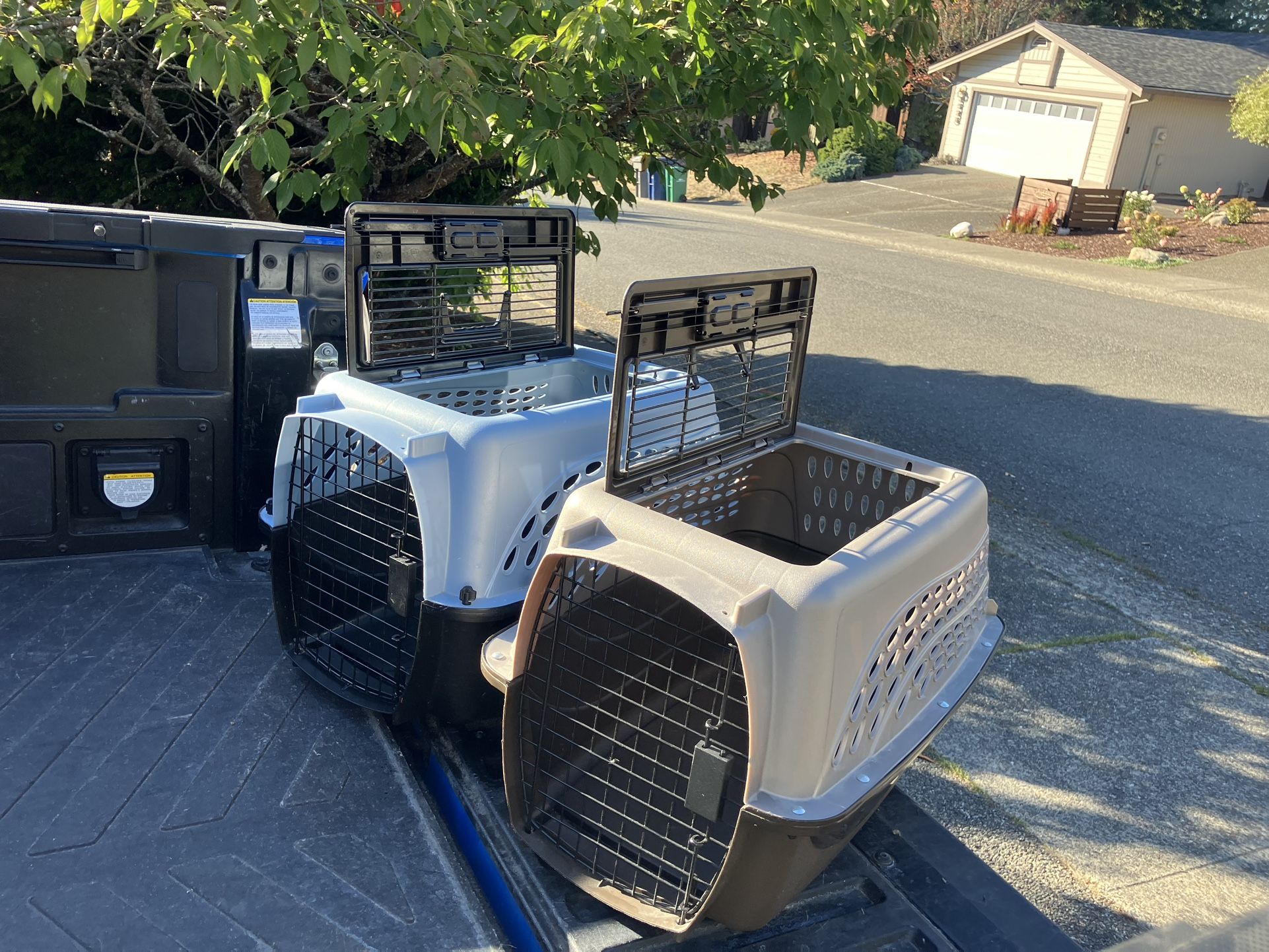 Small Dog Cat Rabbit Bunny Kennel Crate Carrier Like New 24" L by 14” W by 14” H $25 Each