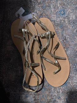 Sandals size 11