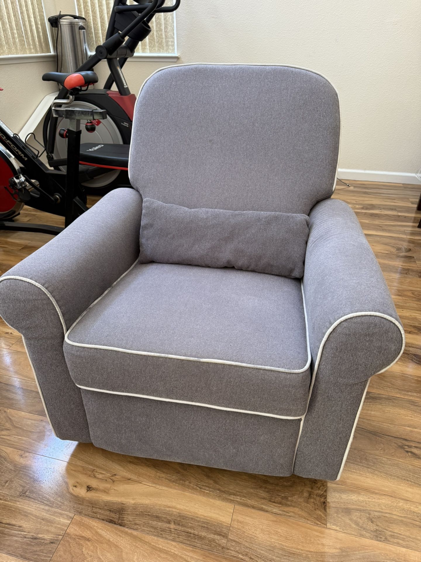 Grey Manual Swivel Glider Rocker Nursery Recliner | Interior Pull