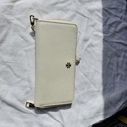 NEW Tory Burch Leather Wallet – Gold Hardware