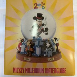 Vintage 2000 Disney Mickey Mouse Millennium Musical Waterglobe 